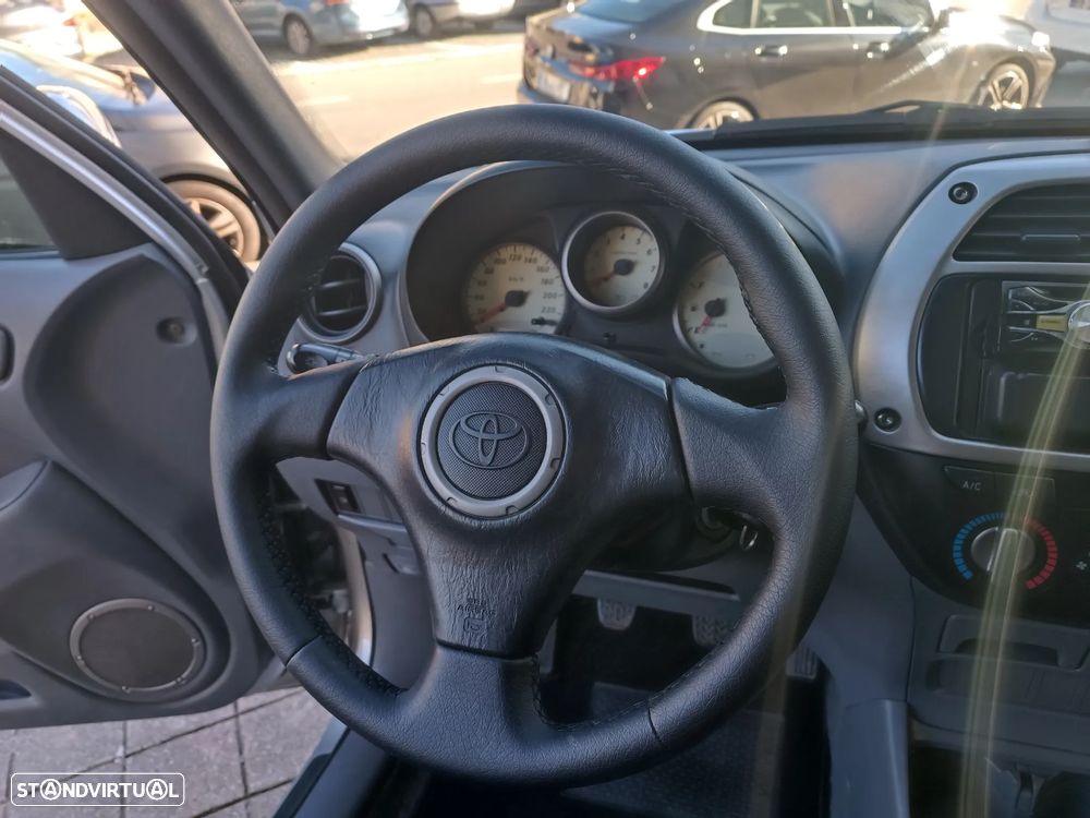 Toyota RAV4 4x2 Edition - 15