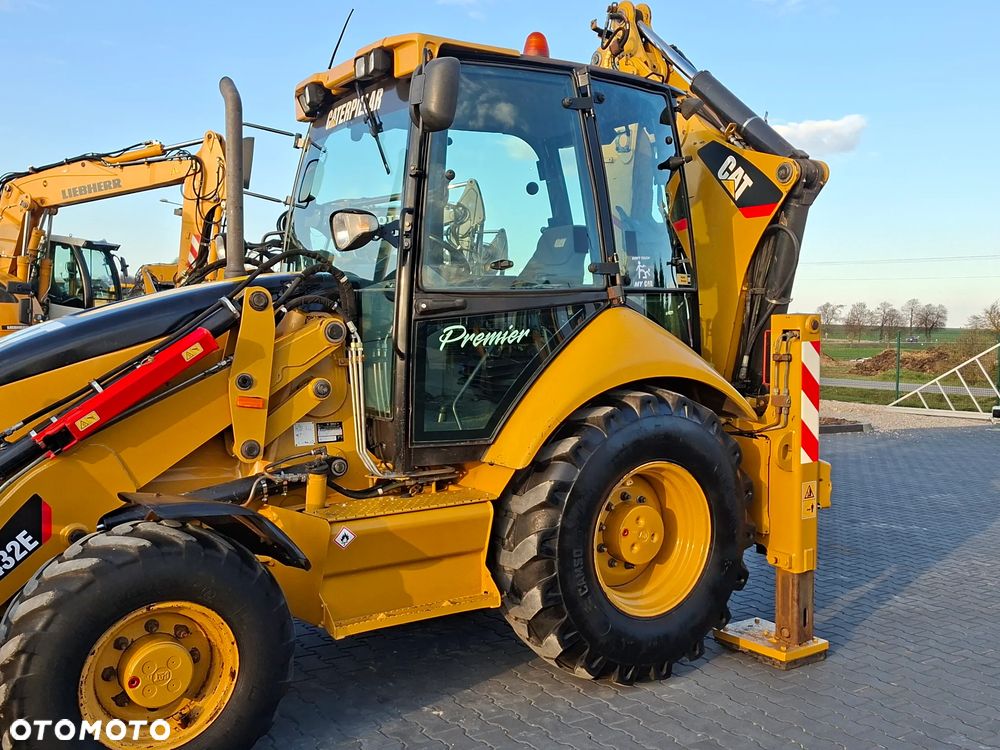 Caterpillar CAT 432E Premier - 3