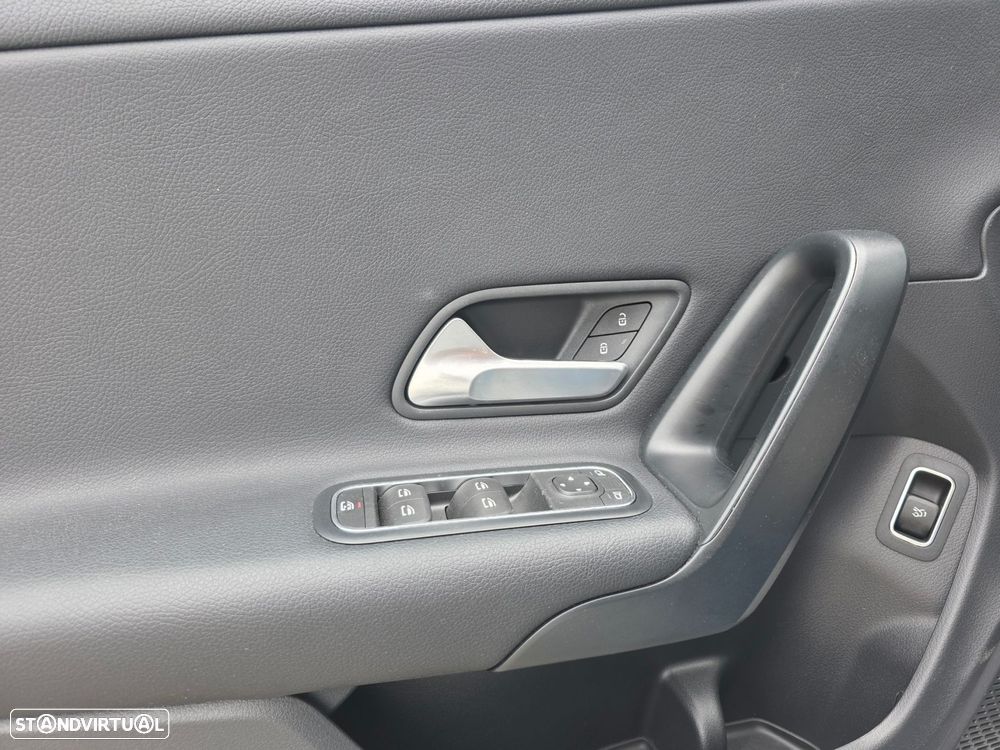 Mercedes-Benz CLA 180 d - 13