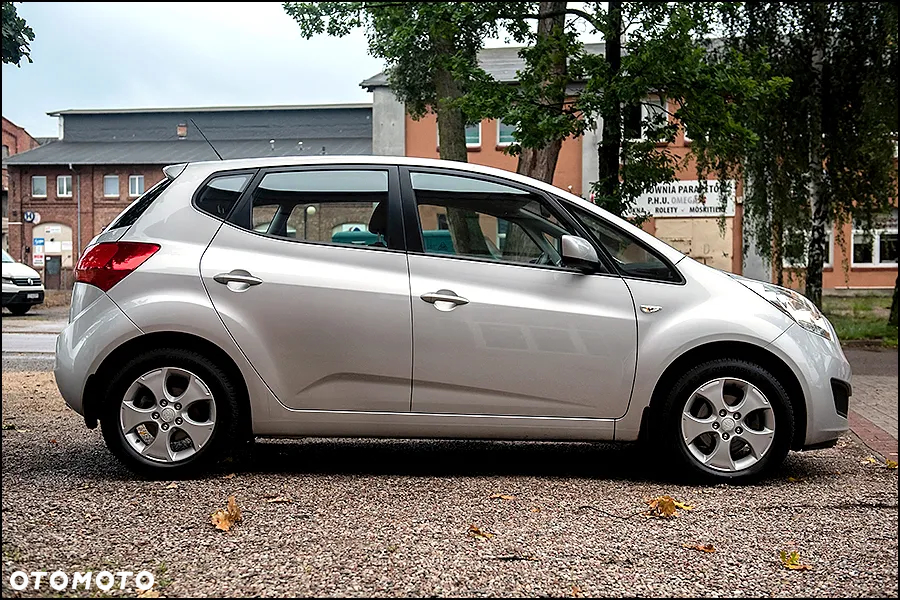 Kia Venga - 10