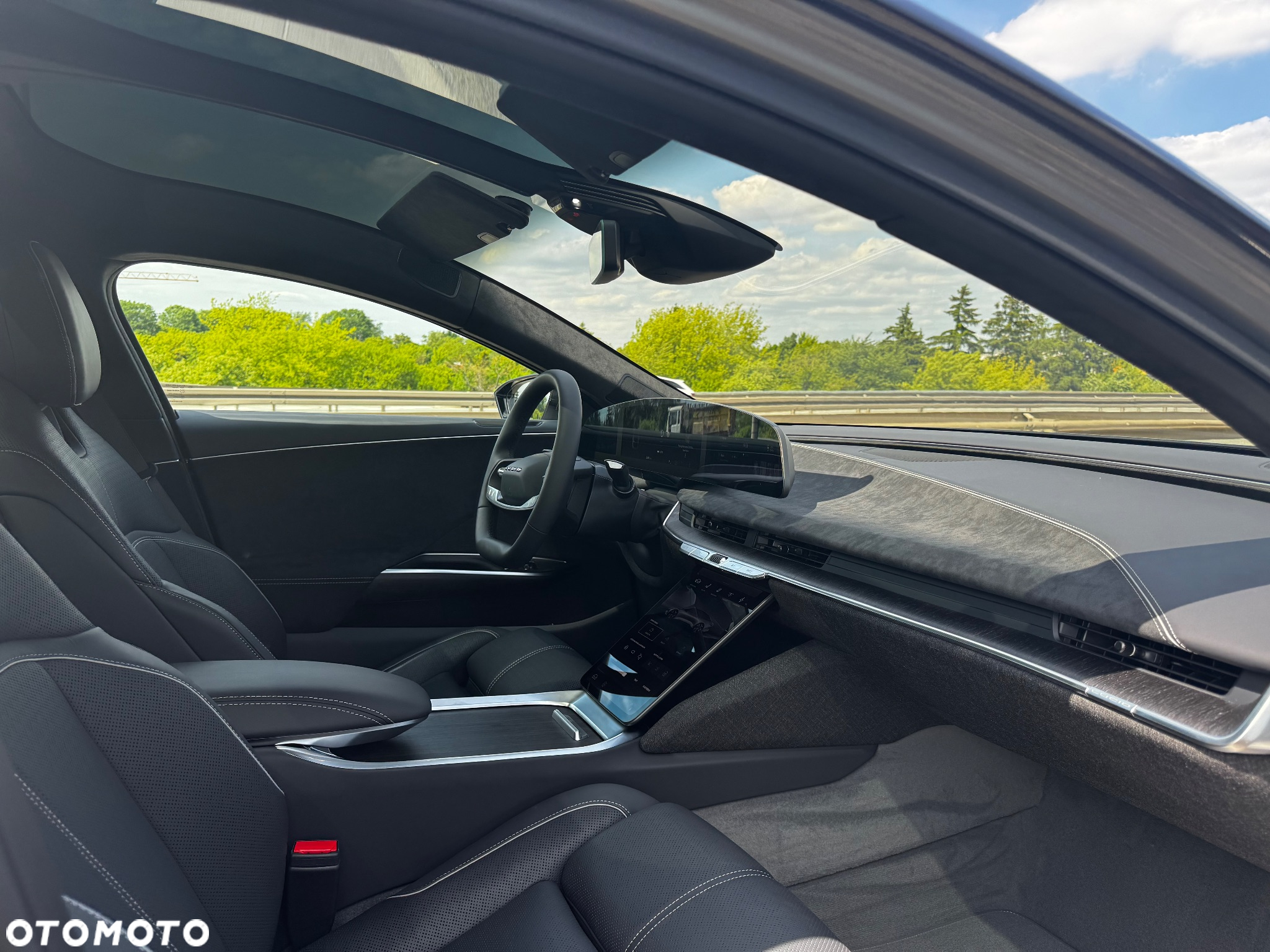 Lucid Air - 22