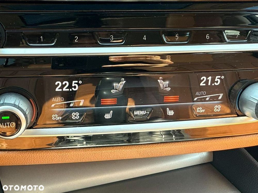 BMW Seria 5 520d Luxury Line sport - 38