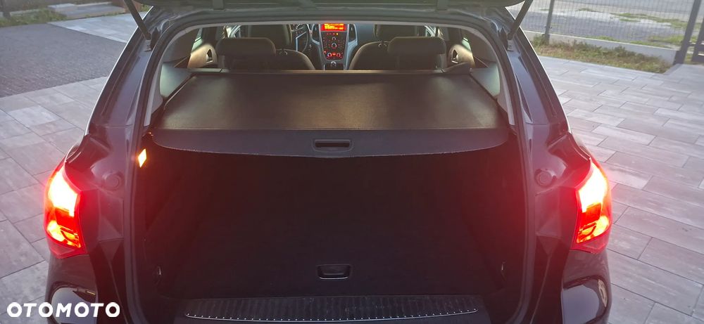 Opel Astra 1.6 Color Edition - 26
