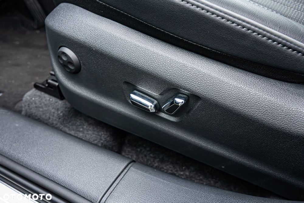 Hongqi HS5 2.0T AWD - 8