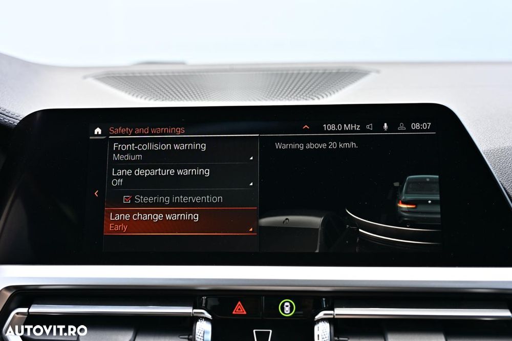 BMW Seria 3 330i xDrive Aut. M Sport - 33