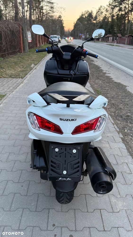 Suzuki Burgman - 4