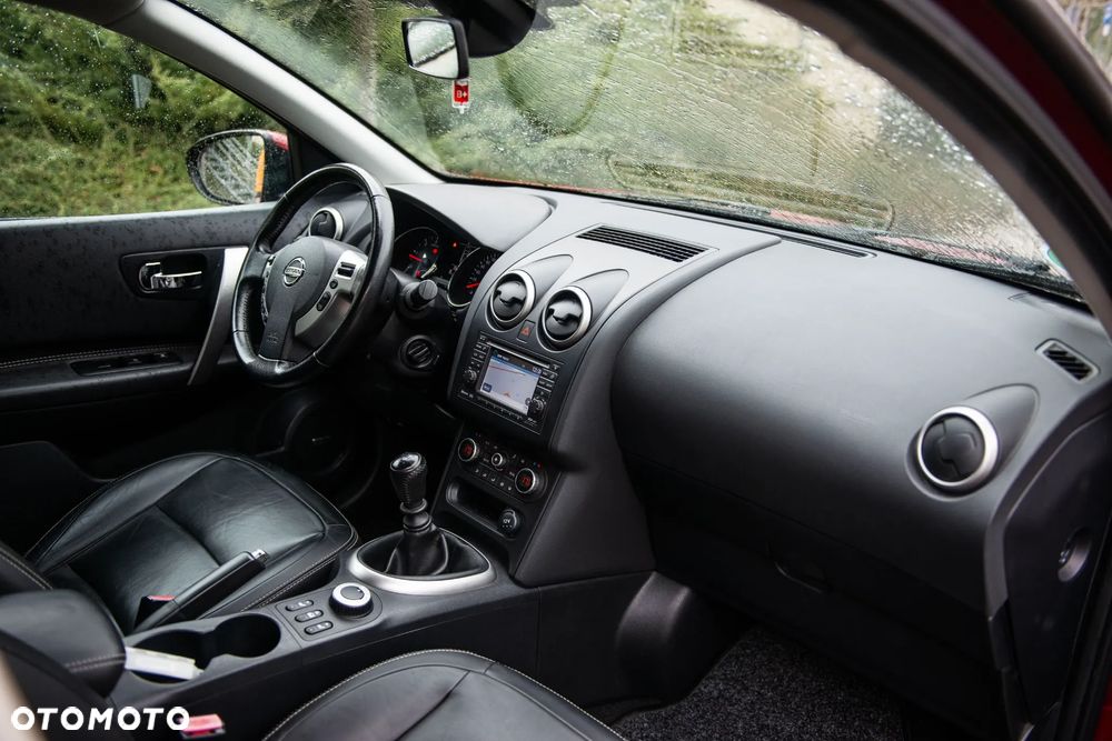 Nissan Qashqai 2.0 dCi 4 x 4 DPF tekna - 23