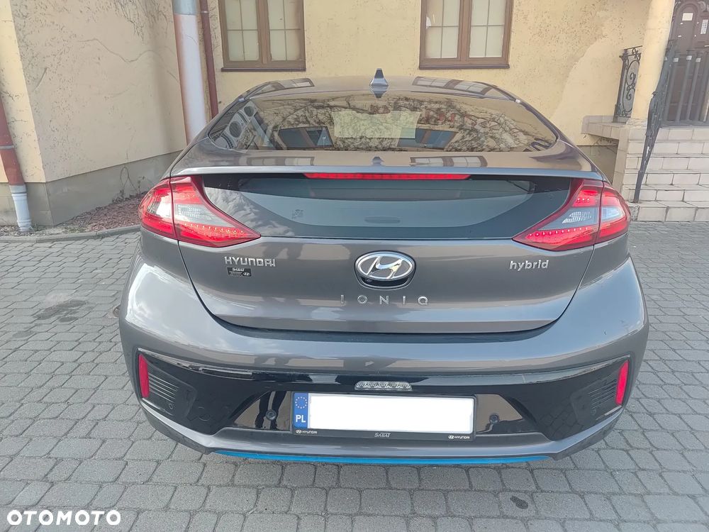 Hyundai IONIQ Hybrid Business - 4