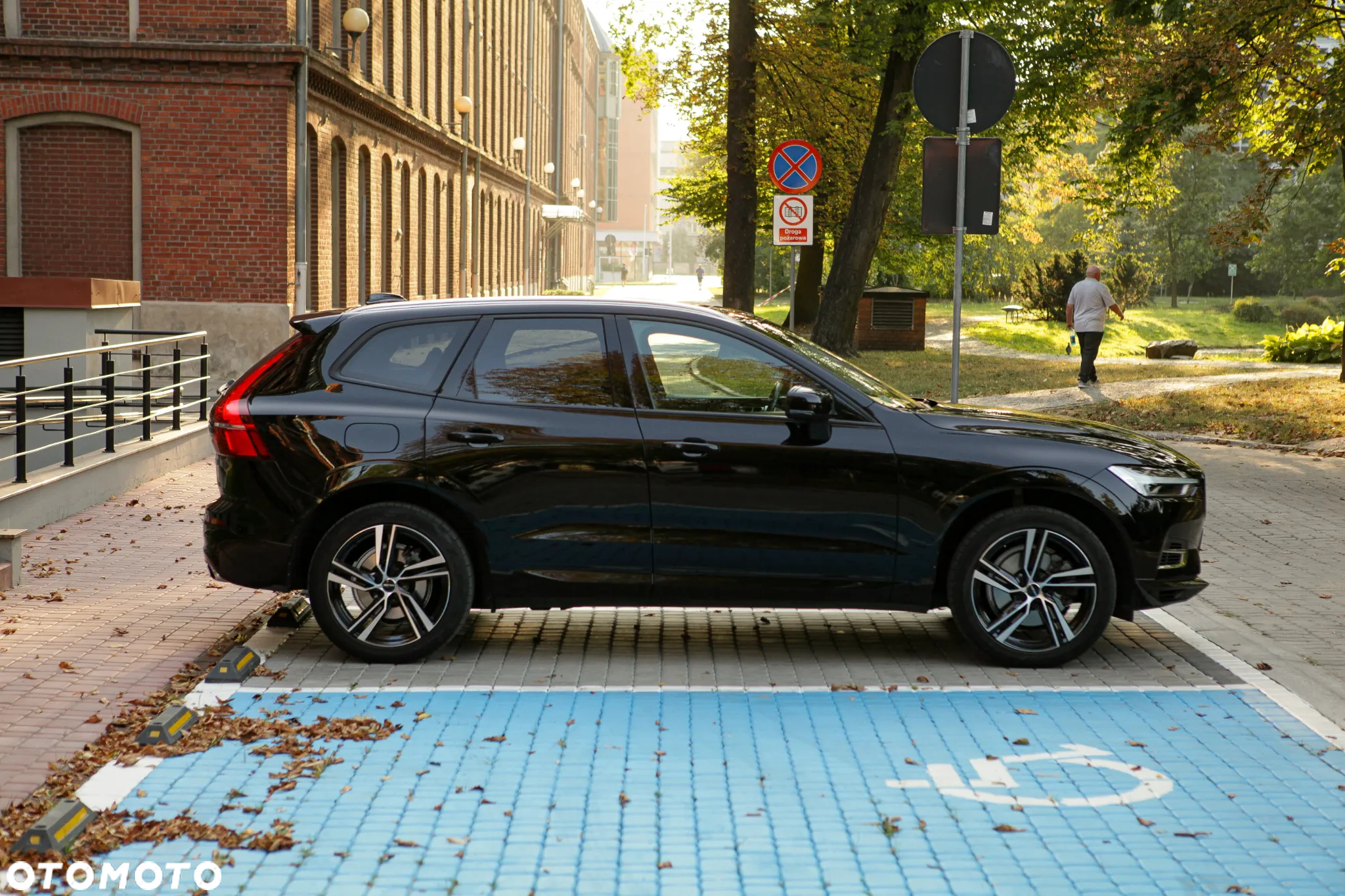 Volvo XC 60 T8 AWD Plug-In Hybrid Momentum Pro - 10