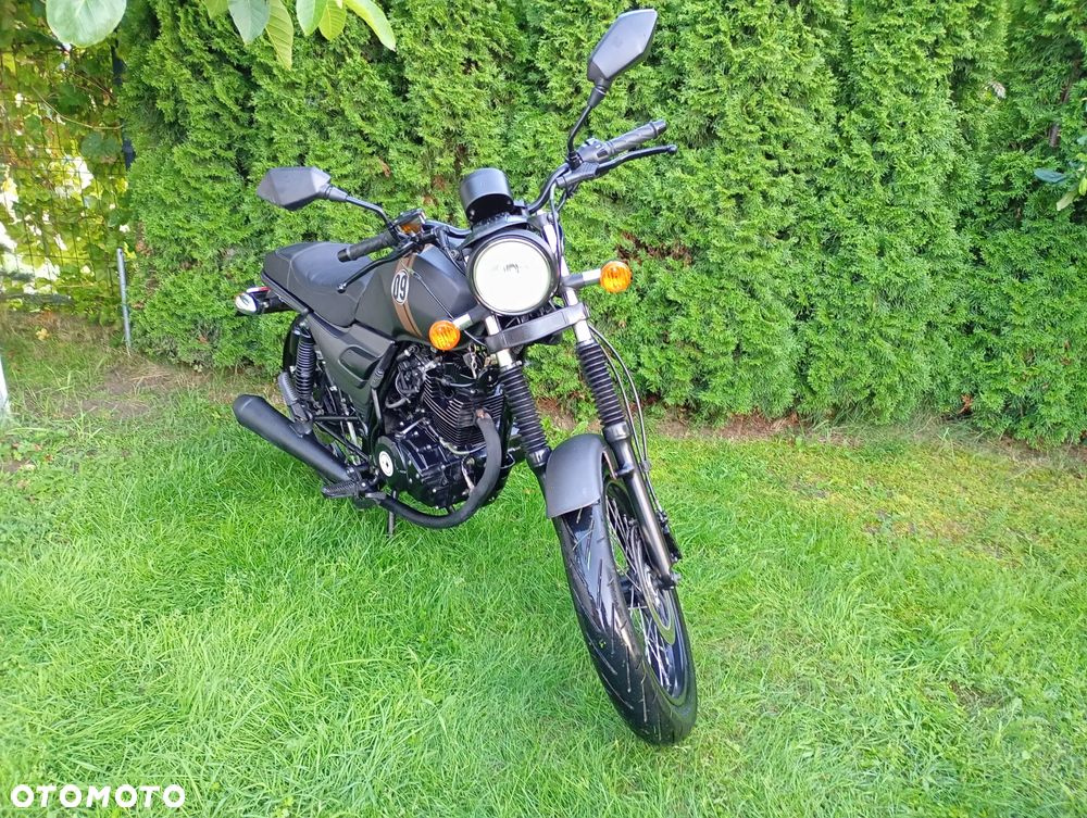 Barton Cafe Racer - 6