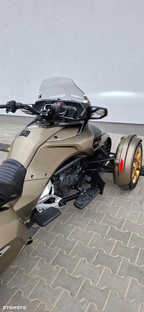 Can-Am Spyder - 12