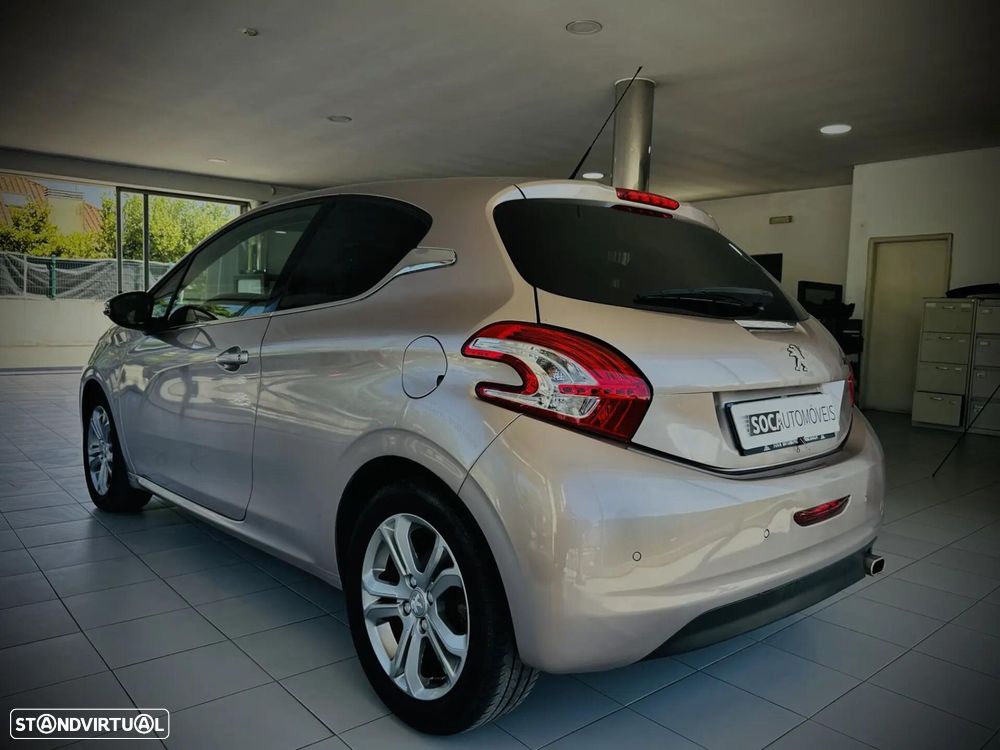 Peugeot 208 - 6