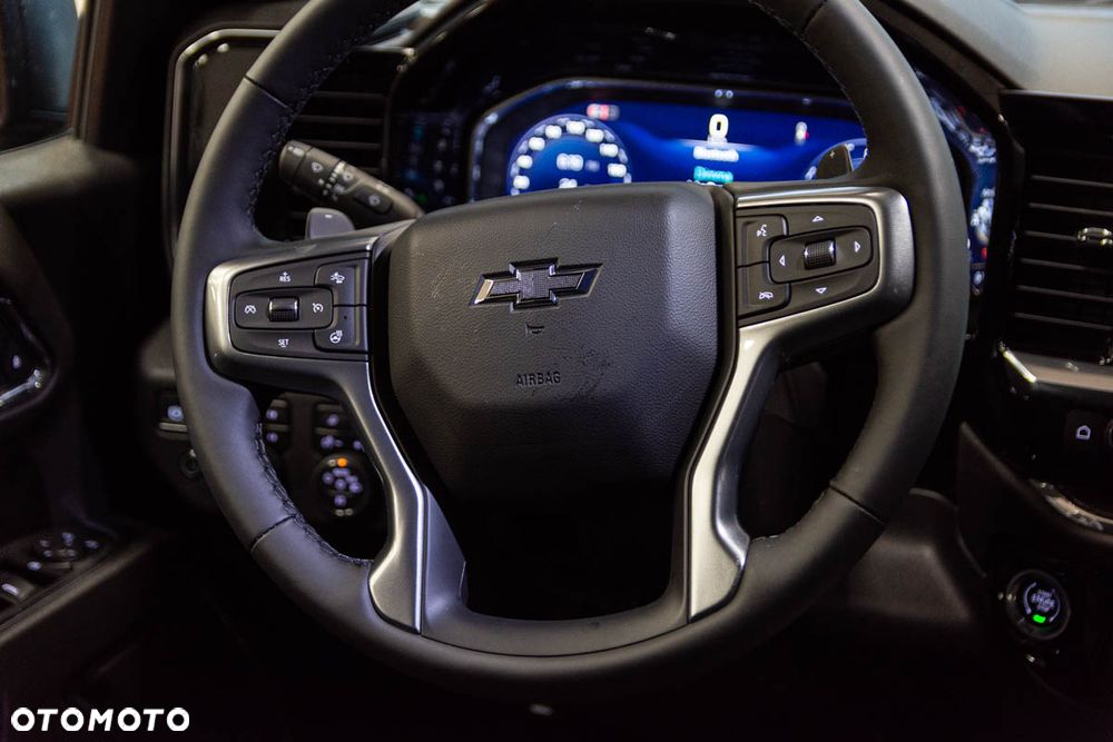 Chevrolet Silverado - 21