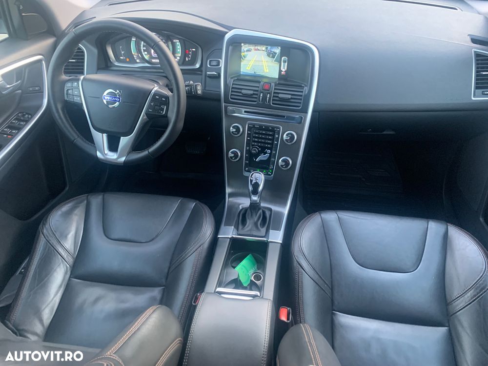 Volvo XC 60 D5AWD Summum - 9