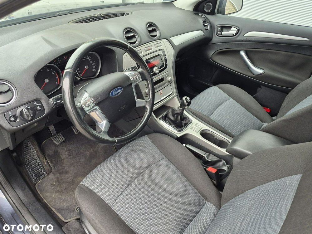 Ford Mondeo - 16