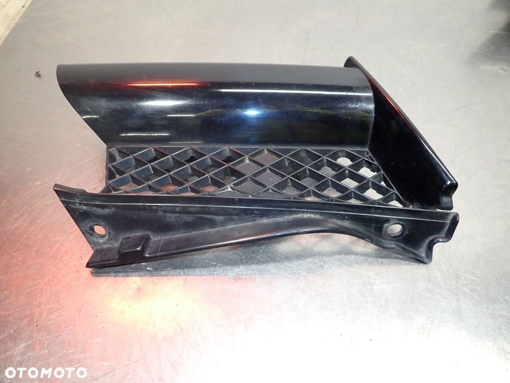 KRATKA ZDERZAKA PRAWA GRILL MITSUBISHI OUTLANDER I - 3