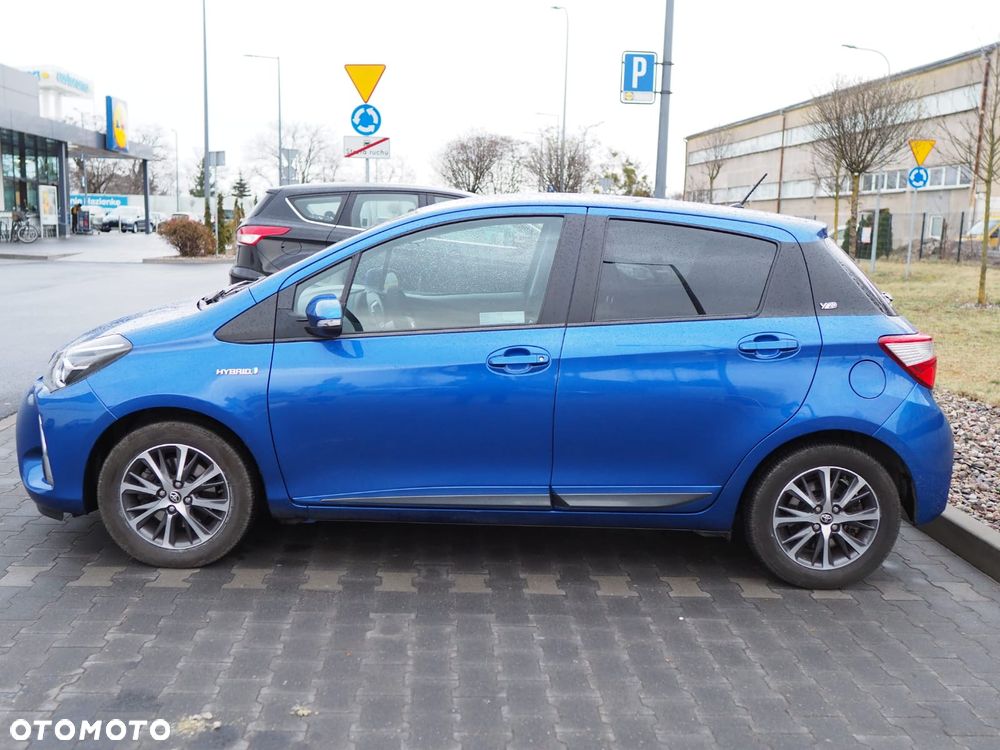 Toyota Yaris Hybrid 100 20th Anniversary - 4