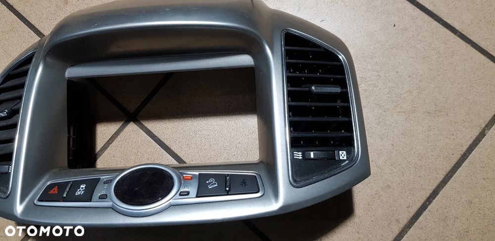 Chevrolet Captiva Lift Ramka Radia Wyświetlacza - 12