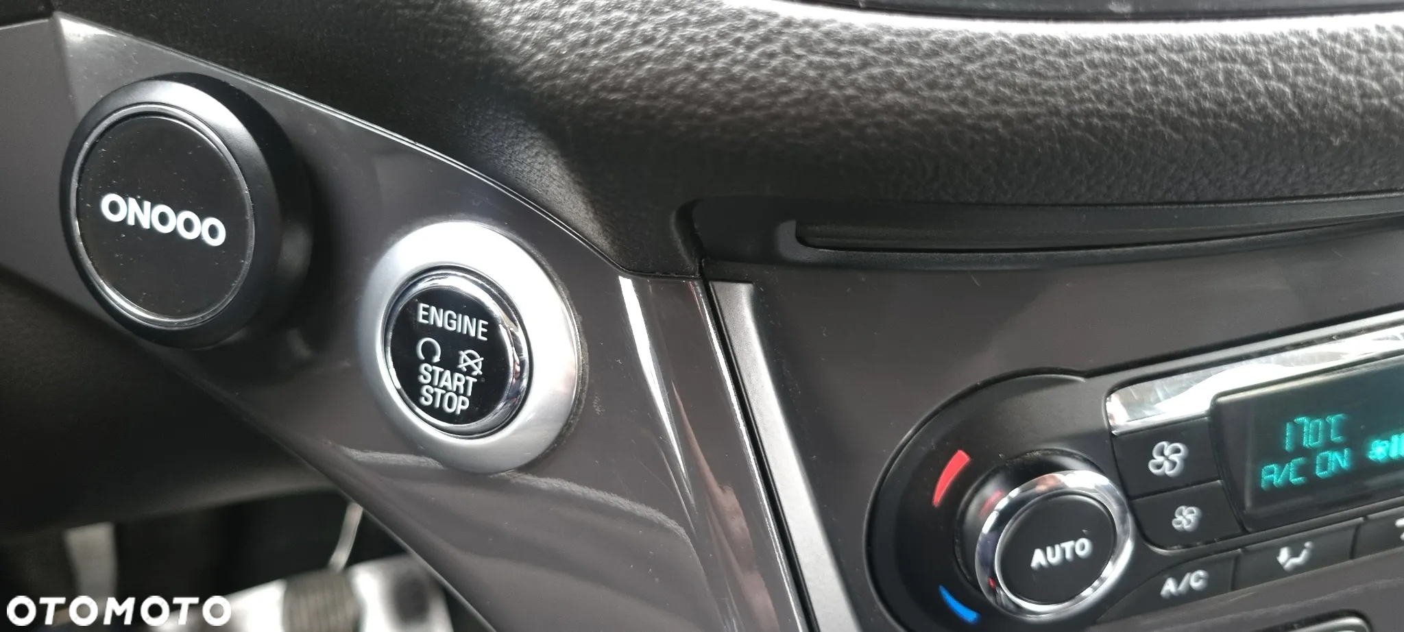 Ford Kuga 2.0 TDCi 2x4 Titanium - 38
