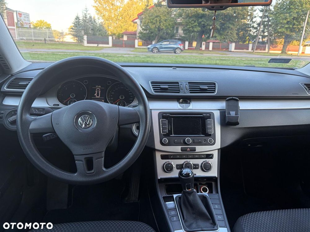 Volkswagen Passat 2.0 TDI Comfortline - 13