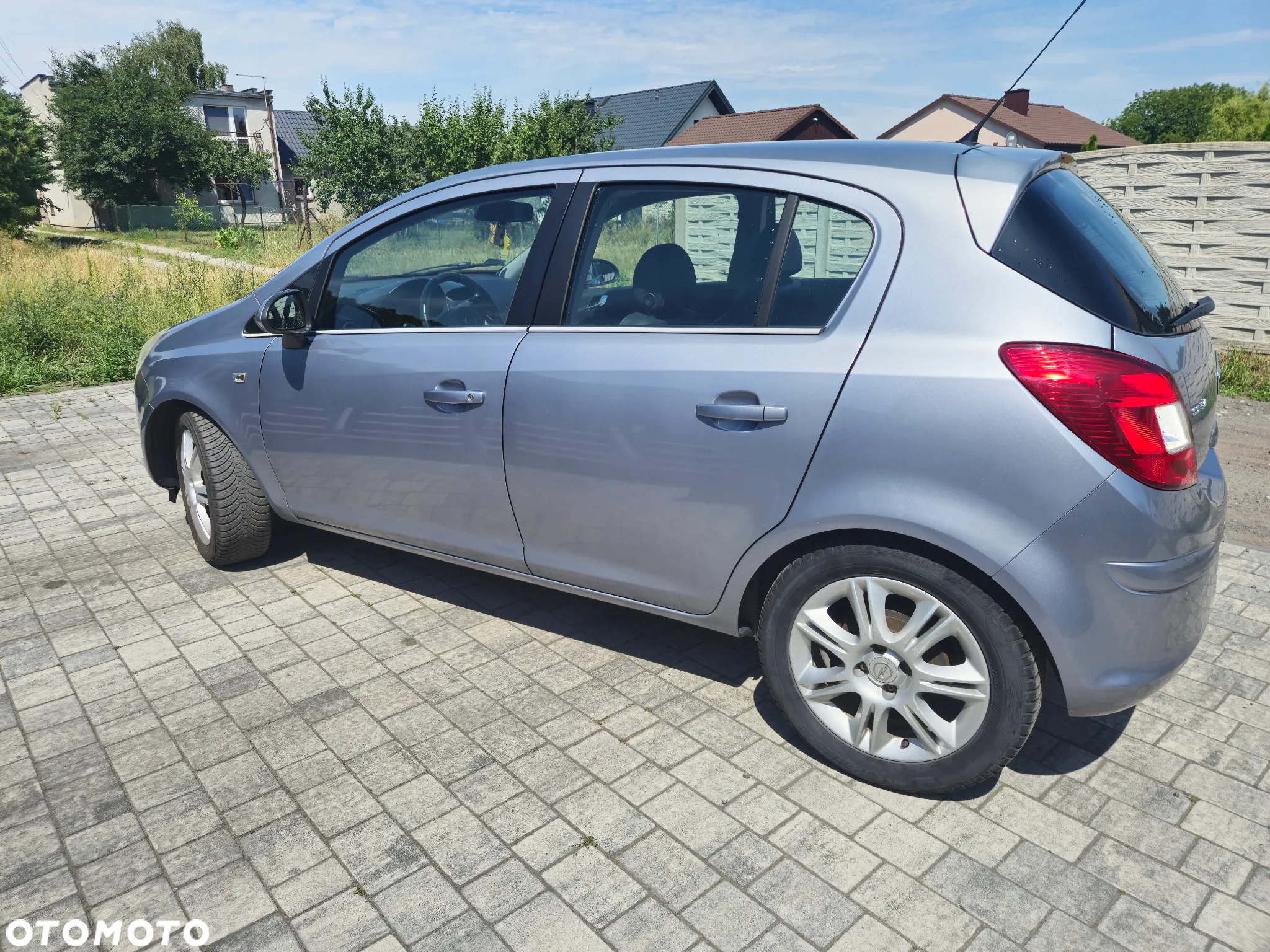 Opel Corsa 1.4 16V Cosmo - 3