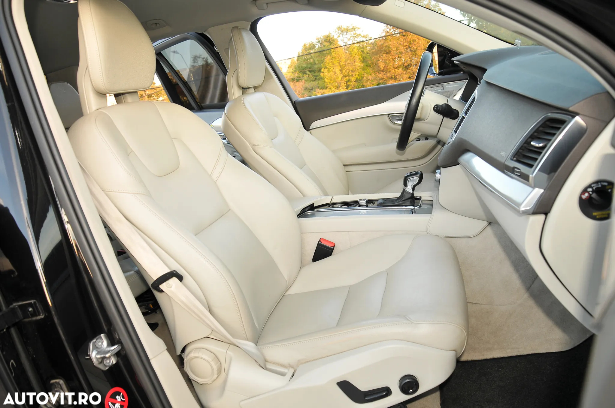 Volvo XC 90 D5 AWD Geartronic RDesign - 11
