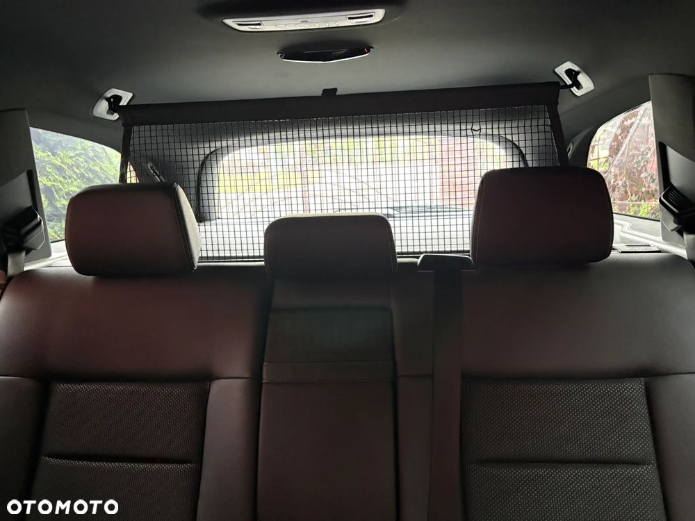 Mercedes-Benz Klasa E 250 BlueTEC 4-Matic Avantgarde - 13
