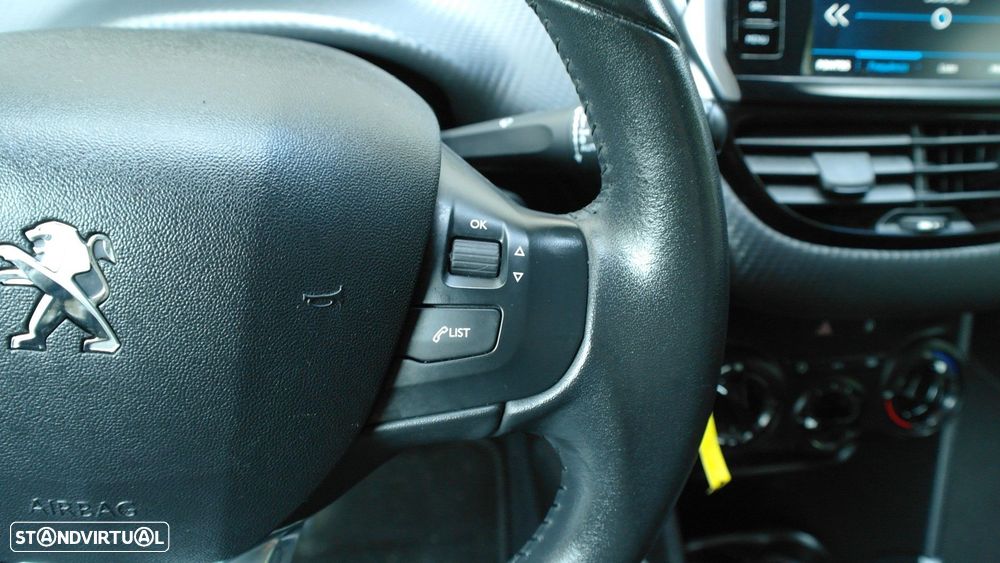 Peugeot 2008 1.2 PureTech Style - 37