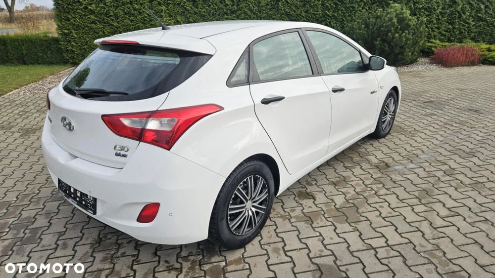 Hyundai i30 ver-1-6-crdi-bluedrive-classic - 7