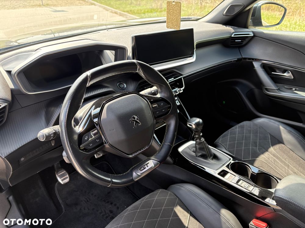 Peugeot 2008 PureTech 130 GT - 14