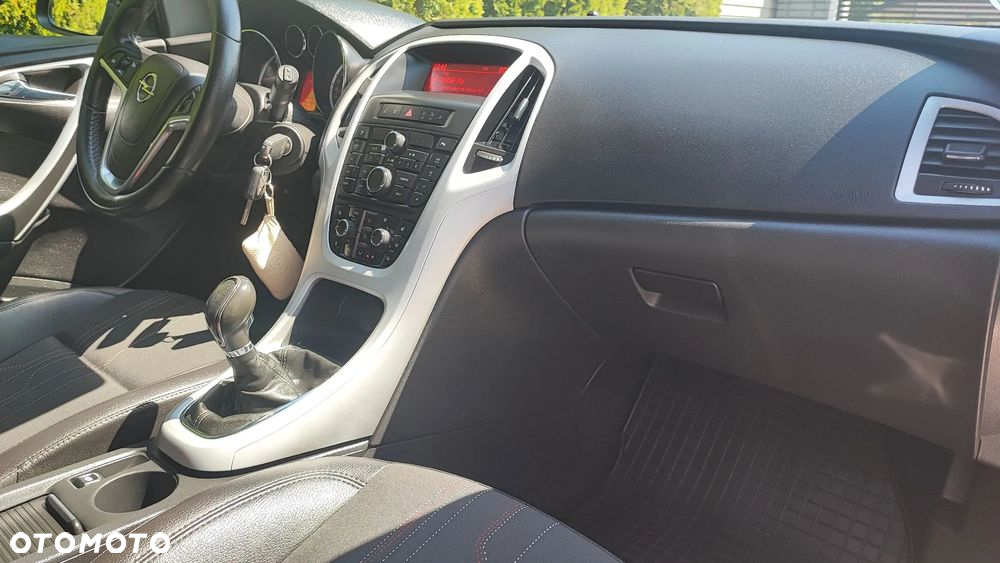 Opel Astra 1.4 Turbo 150 Jahre - 39