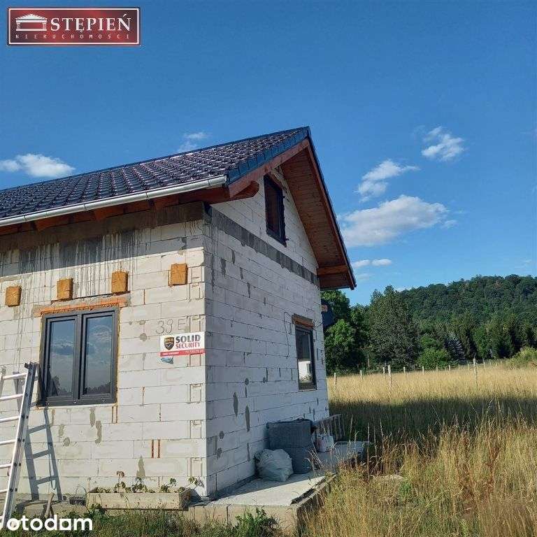 Mały domek z pieknym widokiem na panoramę gór. - Pełny obrazek: 5/18