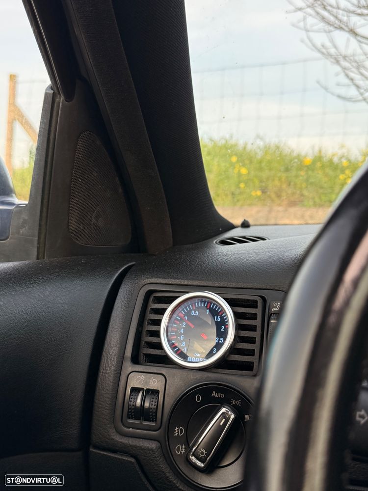 VW Golf 1.9 TDi Highline - 4