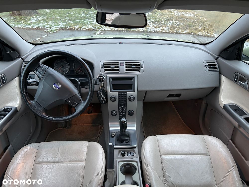 Volvo S40 2.0D Momentum - 9