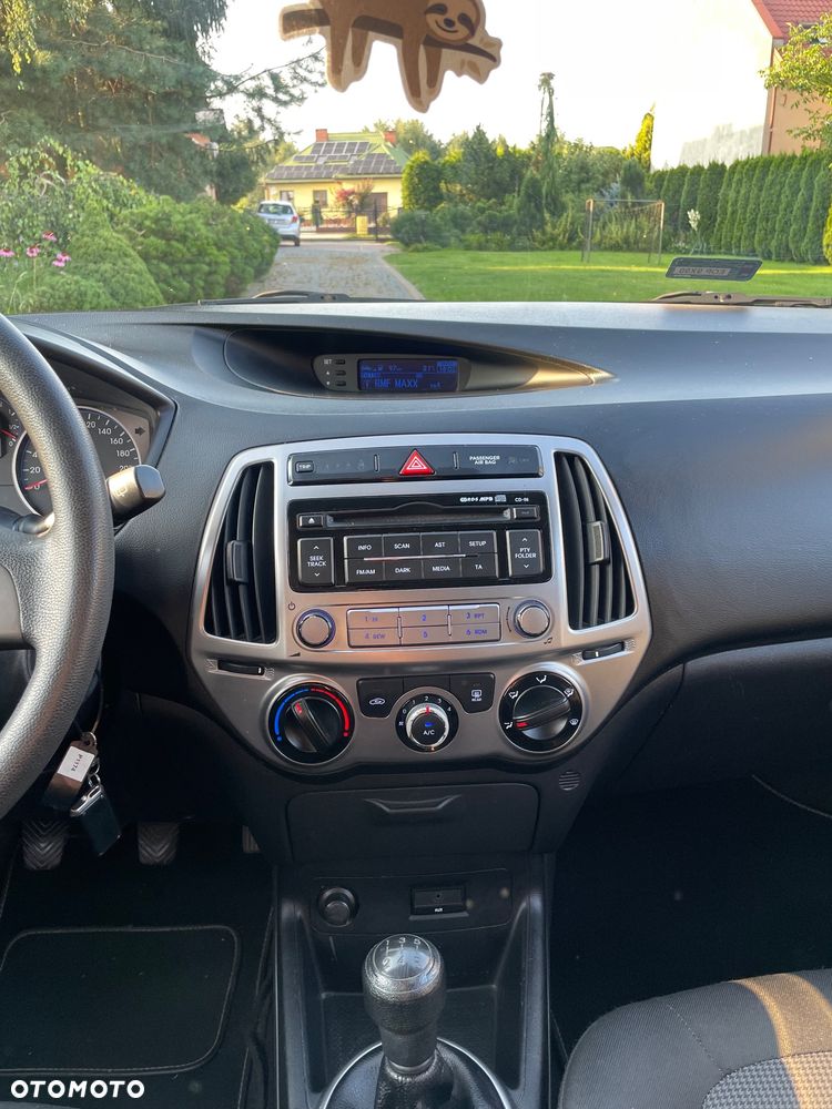 Hyundai i20 - 12