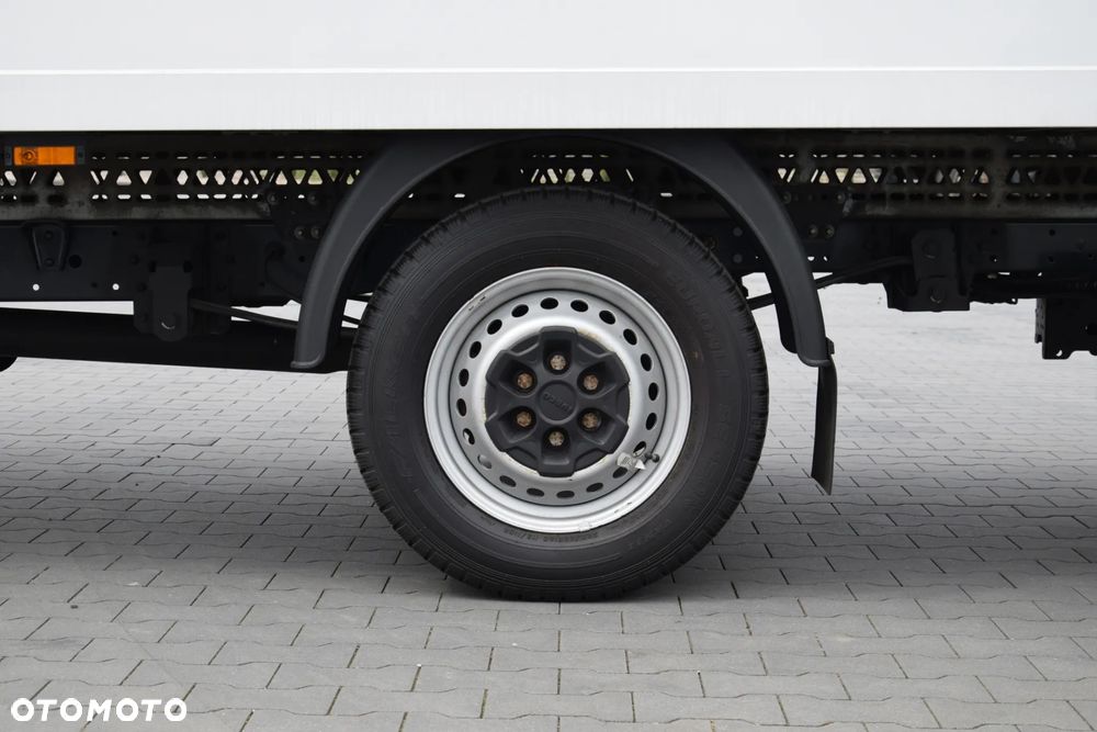 Iveco DAILY 35S14 / 2.3 - 140 KM / AUTIOMAT HI-MATIC / 3 OSOBY / DO 3,5 TONY / KONTENER / DOSTAWCZE / WINDA PALFINGER / KLIMA / TEMPOMAT / 2022 / SERWISOWANY / SPROWADZONY Z NIEMIEC - 14