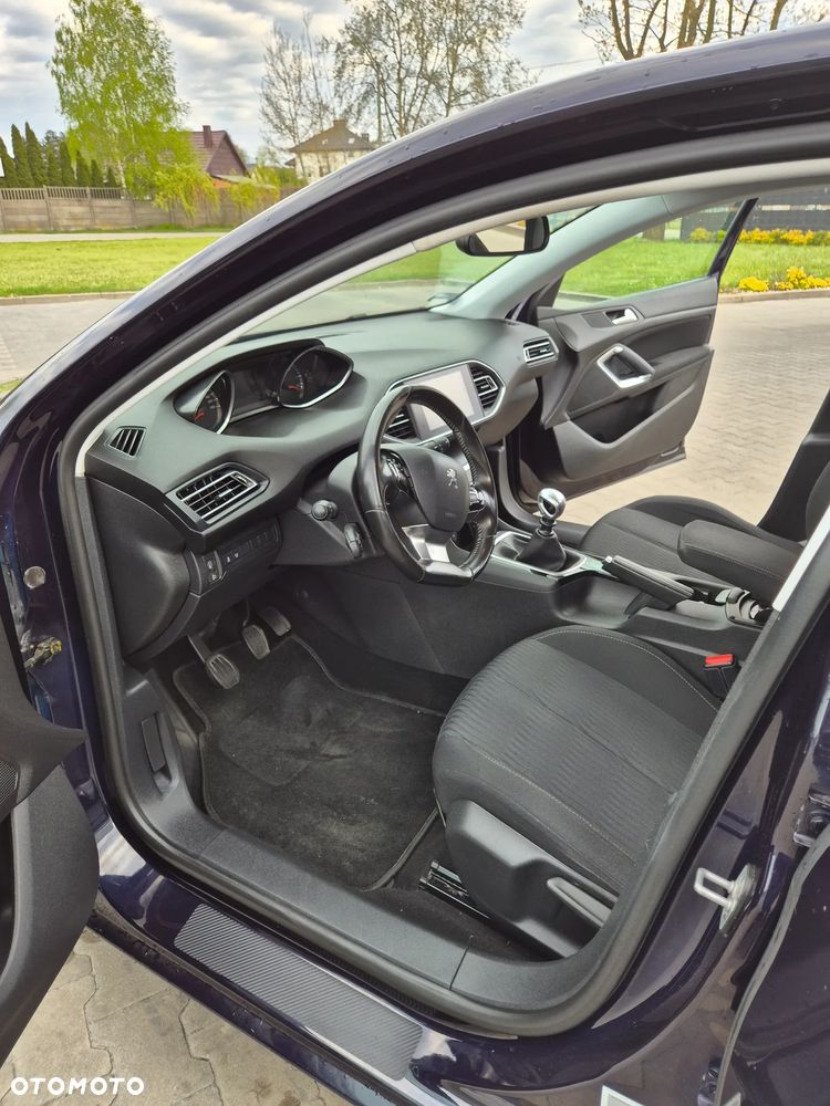 Peugeot 308 1.6 BlueHDi Allure S&S - 17