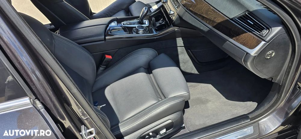 BMW Seria 5 520d xDrive Touring Aut. Luxury Line - 16