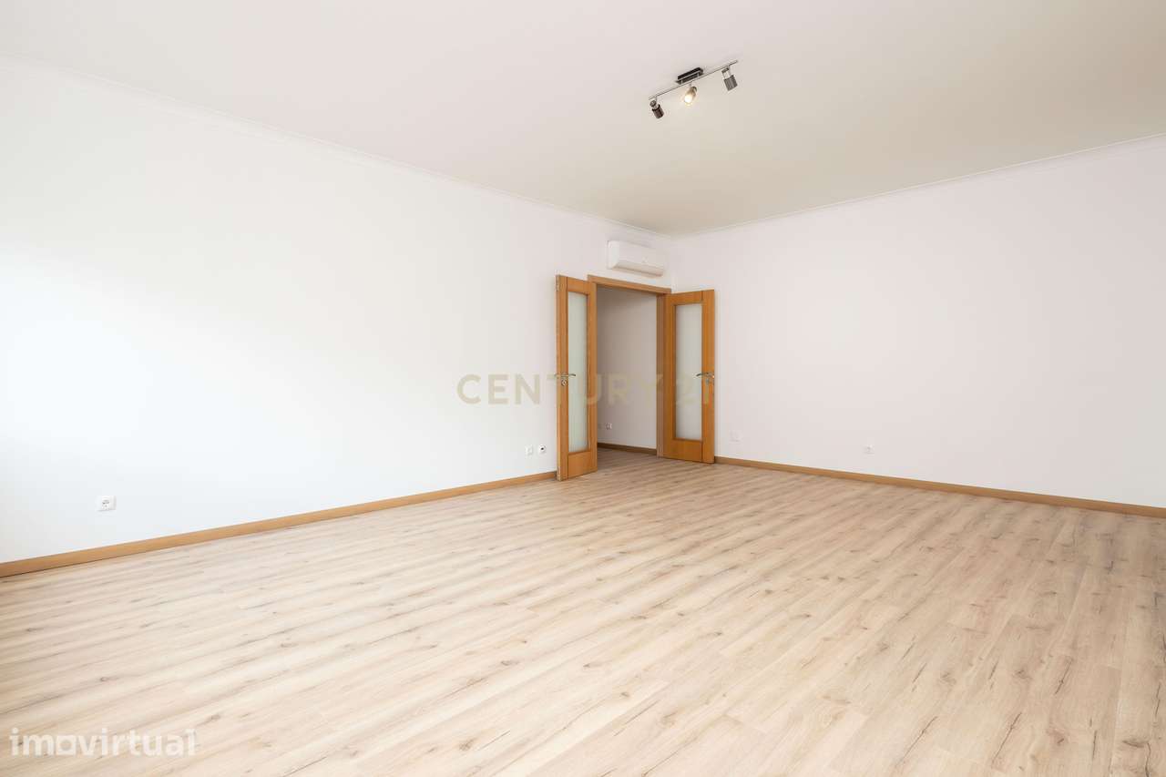 Apartamento T3 com Suite em Localização Central - 336.000€ - Grande imagem: 2/19