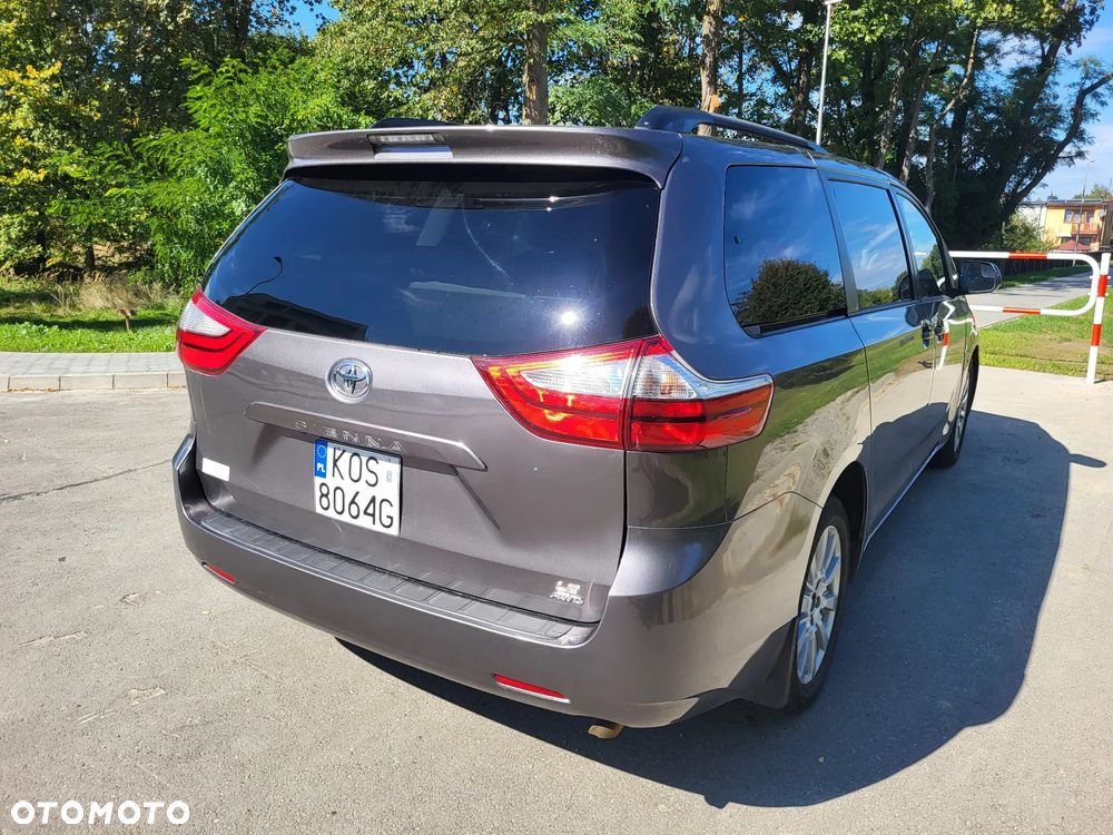 Toyota Sienna 3.5 V6 LE AWD - 15