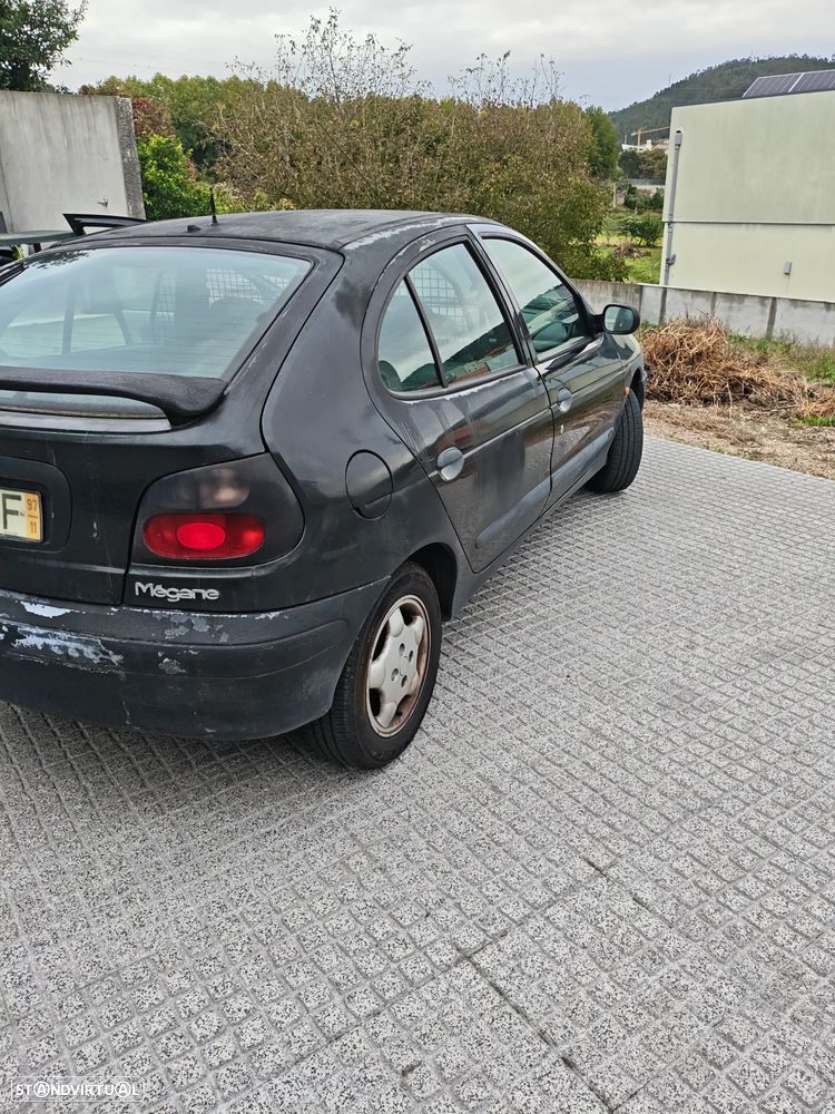 Renault Mégane 1.9 TD RT - 8