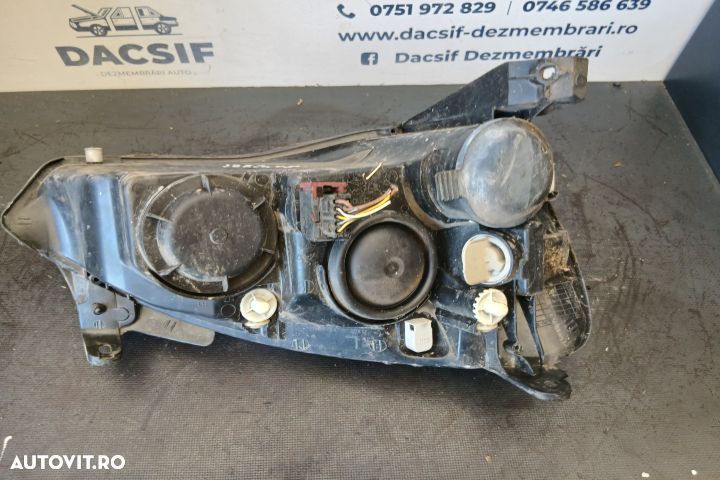Far stanga Opel Corsa C [2000 - 2003] Hatchback 3-usi 1.2 MT (75 hp) - 4