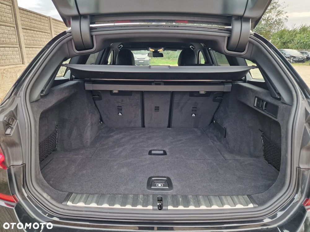 BMW Seria 3 318i M Sport - 21