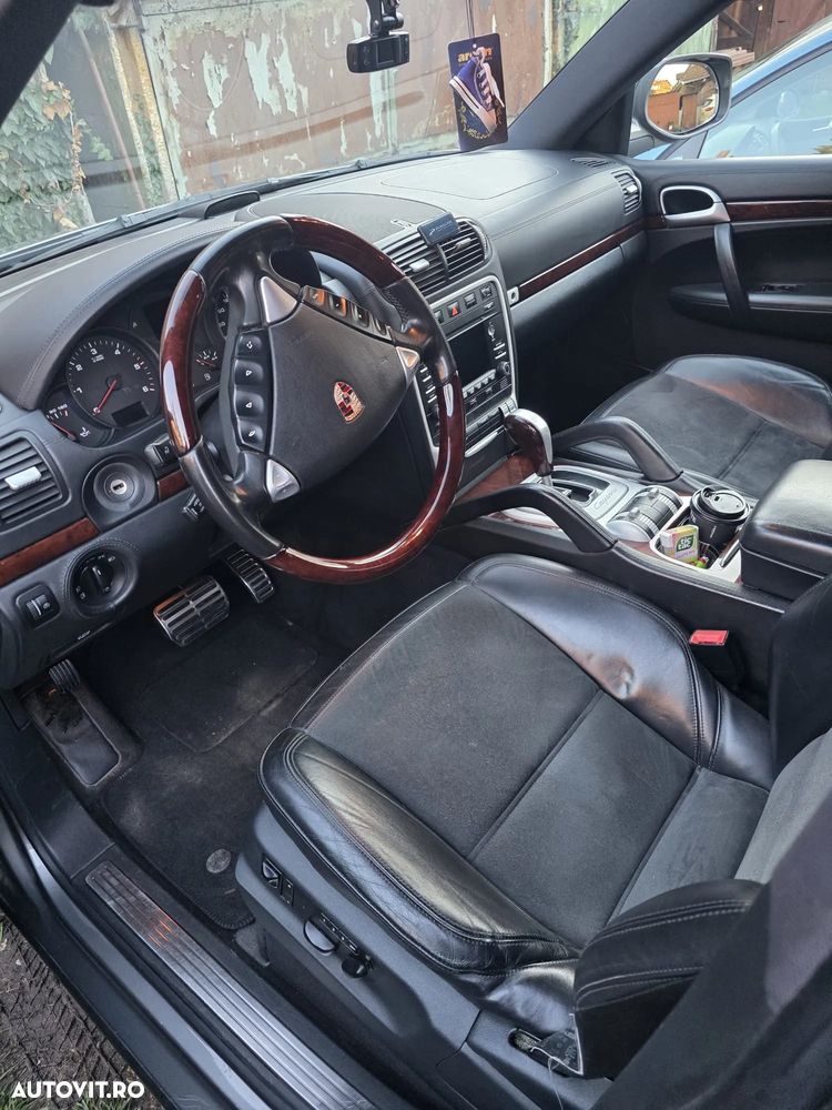 Porsche Cayenne - 16