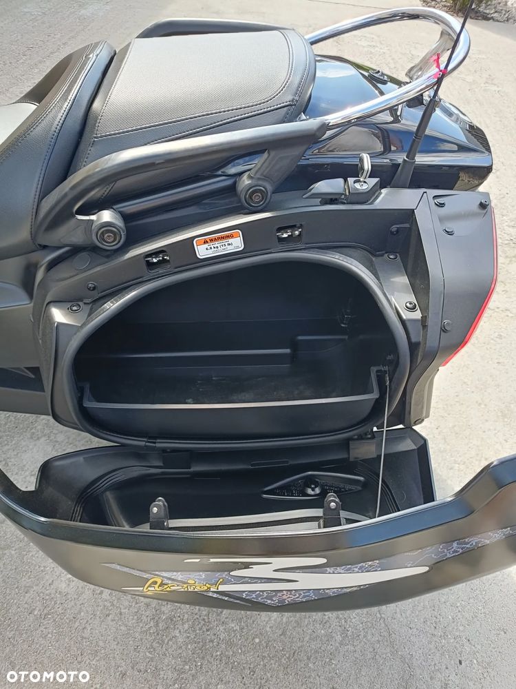 Can-Am Spyder - 18