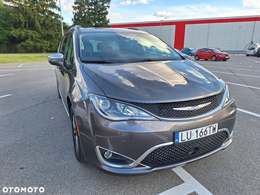Chrysler Pacifica - 3