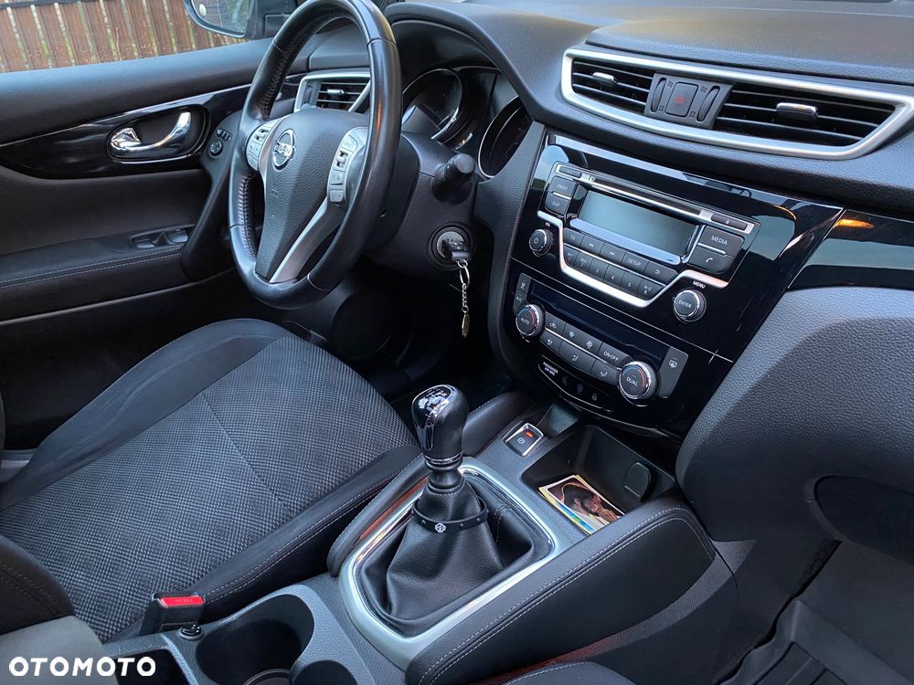 Nissan Qashqai 1.2 DIG-T N-Vision EU6 - 31