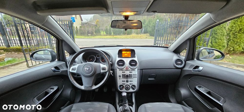 Opel Corsa 1.4 16V Color Edition - 2