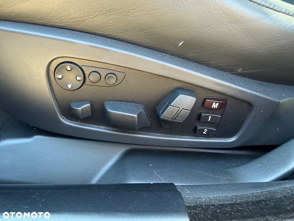 BMW Seria 5 545i - 34