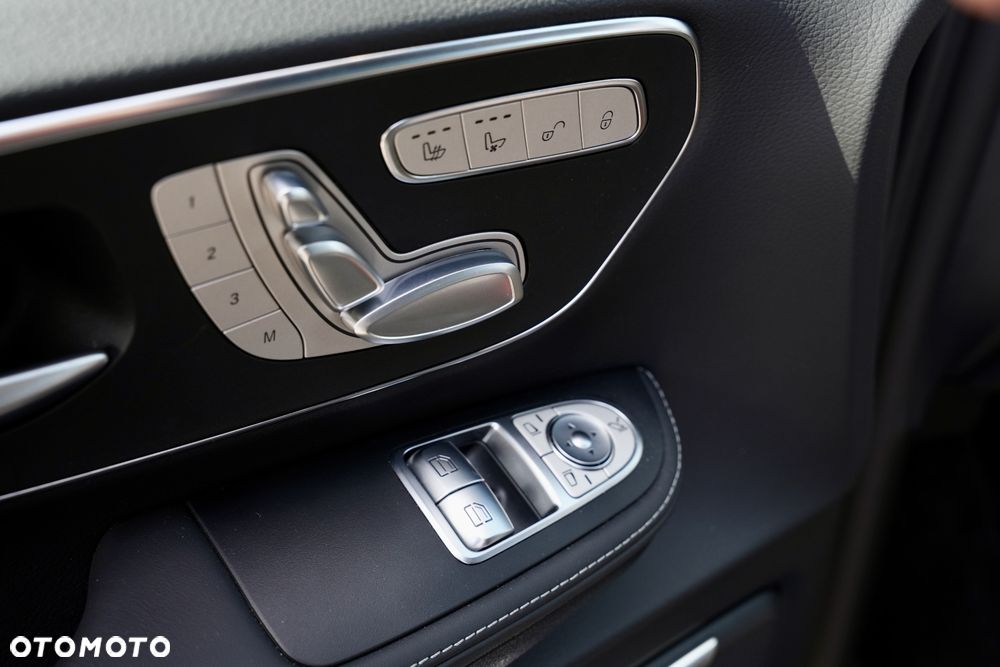 Mercedes-Benz Klasa V 300 d 4-Matic 9G-Tronic - 6